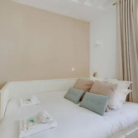 549 Saint Honore Superb In *